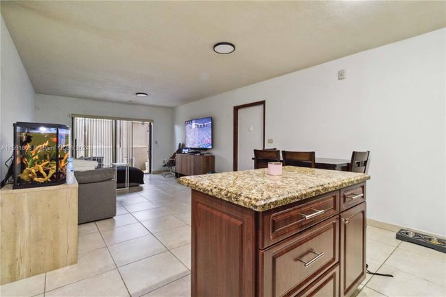 H103 - 7907 Sw 104th St, Condo with 1 bedrooms, 1 bathrooms and null parking in Miami FL | Image 4