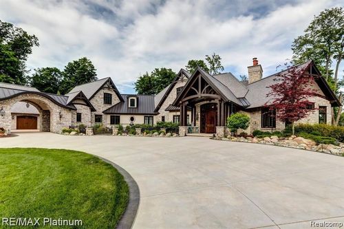 1286 Gray Fox Ct, Howell, MI, 48843-9053 | Card Image