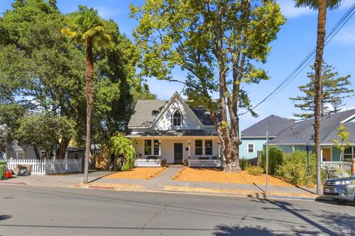 171 N High St, Sebastopol, CA, 95472-3704 | Card Image