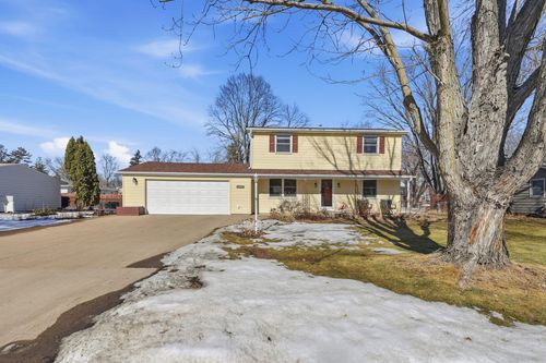 2277 Floral Dr, White Bear Lake, MN, 55110-7420 | Card Image