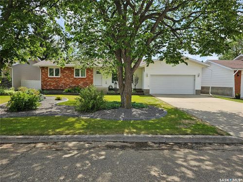 132 10th Ave E, Unity, SK, S0K4L0 | Card Image