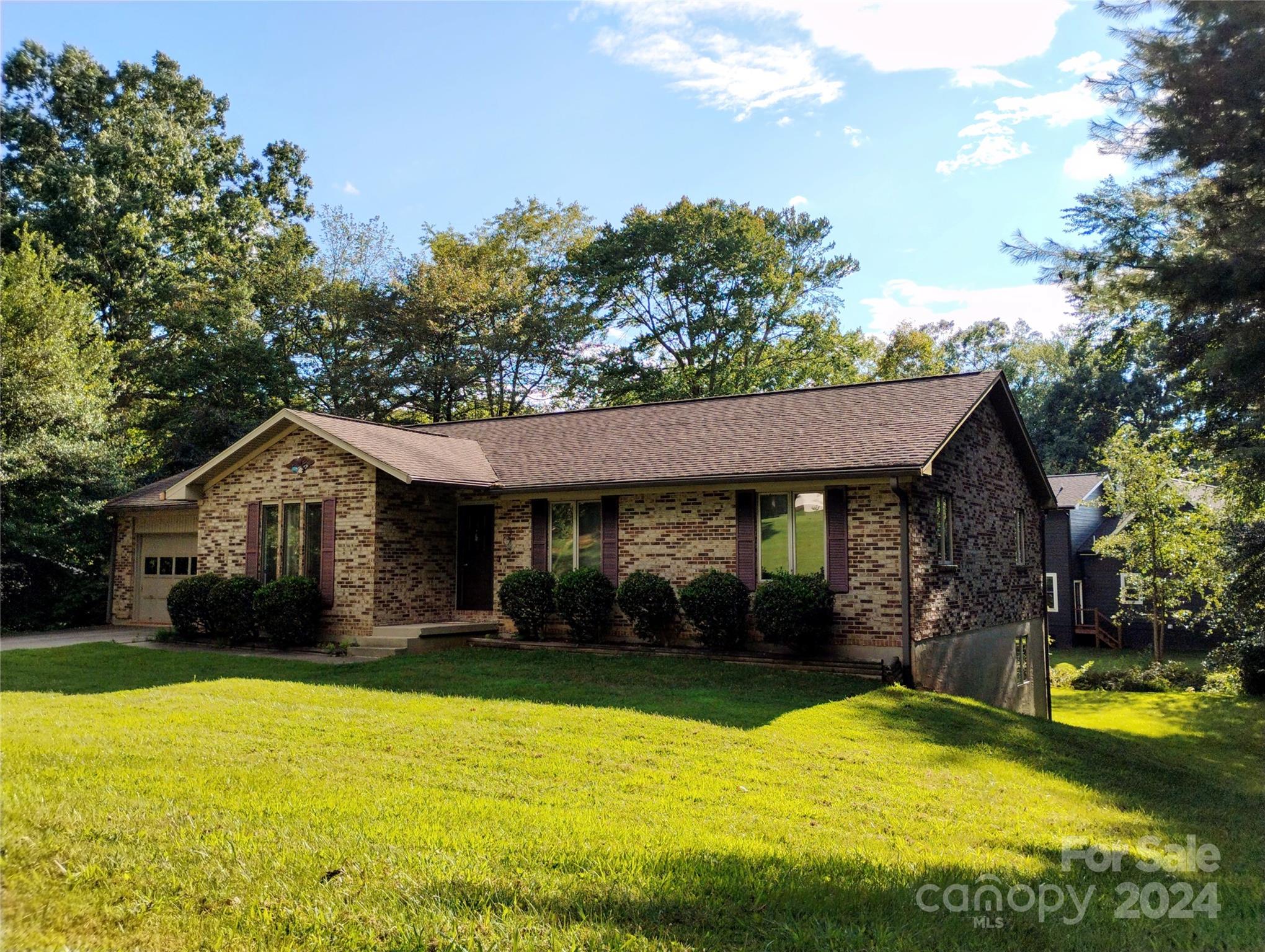Wilkie Way, Fletcher, NC 28732