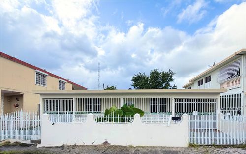 r-17-10 Flambon Gardens, Bayamon, PR, 00959 | Card Image