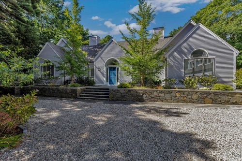 100 Paddock Cir, Mashpee, MA, 02649-4206 | Card Image