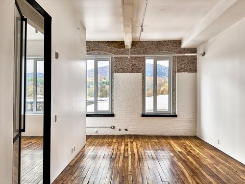 unit-202-520 State Rd, North Adams, MA, 01247-3093 | Card Image