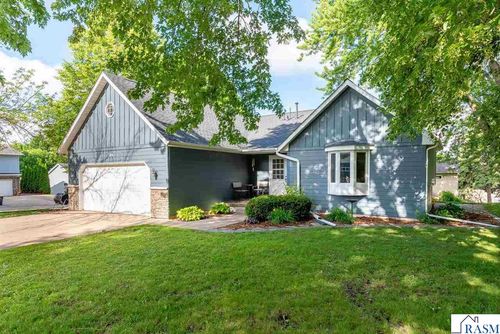 104 James Dr, Eagle Lake, MN, 56024-9663 | Card Image
