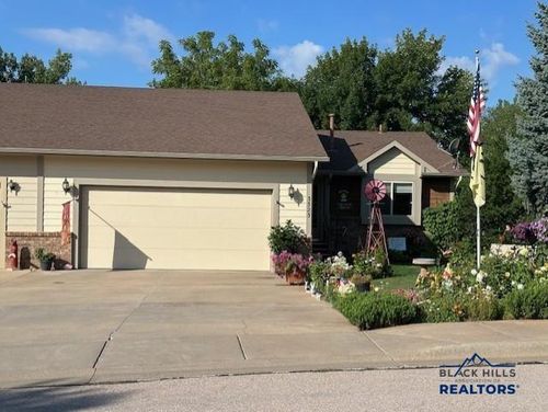 3523 W Saint Louis St, Rapid City, SD, 57702-2318 | Card Image