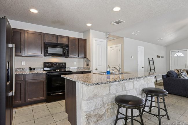 2942 Contour Dr, House other with 3 bedrooms, 2 bathrooms and null parking in Spring Branch TX | Image 13