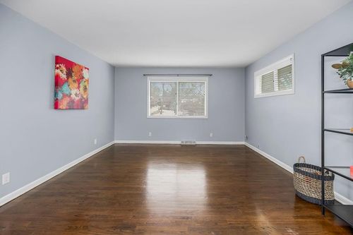 4542 W 50th St, Roeland Park, KS, 66205-1302 | Card Image