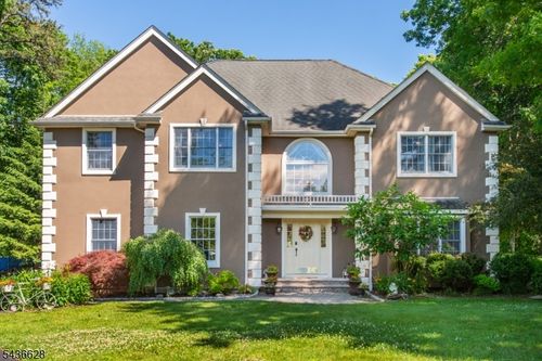5 Kingston Ct, Oak Ridge, NJ, 07438-9114 | Card Image