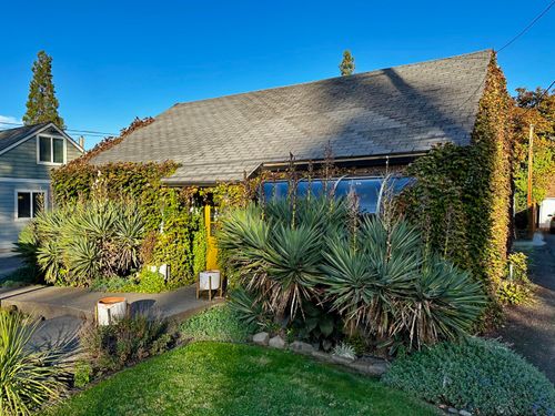 26 Hawthorne St, Medford, OR, 97504-7114 | Card Image