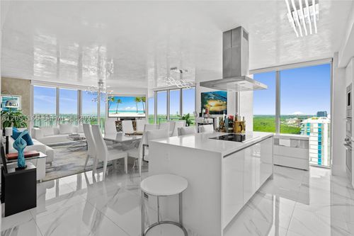 5-2302-330 Sunny Isles Blvd, Sunny Isles Beach, FL, 33160-5624 | Card Image