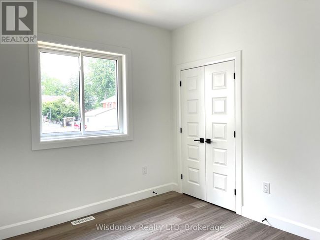 142 Chestnut St E, House other with 3 bedrooms, 2 bathrooms and 4 parking in Bothwell ON | Image 10