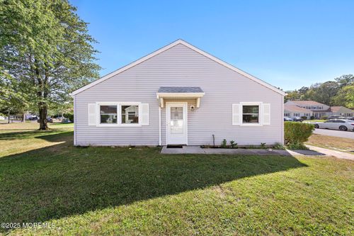 25 S Seas Ct, Barnegat, NJ, 08005-2516 | Card Image