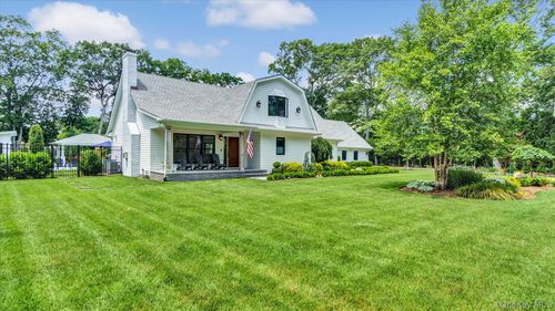 99 Beach Rd, Westhampton Beach, NY, 11978-2024 | Card Image