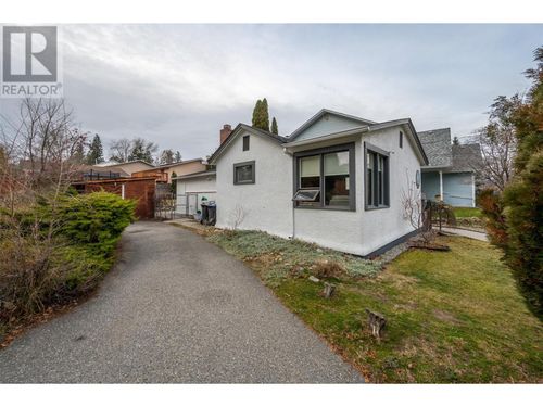 1070 Forestbrook Dr, Penticton, BC, V2A2G3 | Card Image