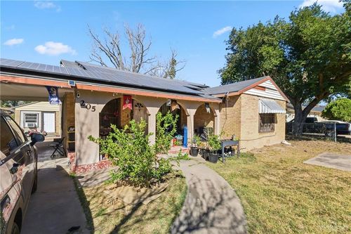 205 E 11th St, San Juan, TX, 78589-2801 | Card Image