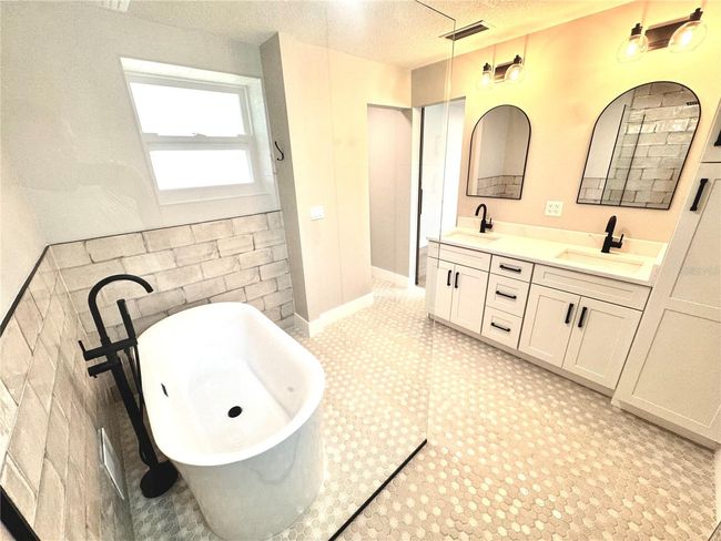 6524 Senegal Palm Way, House other with 3 bedrooms, 2 bathrooms and null parking in APOLLO BEACH FL | Image 22