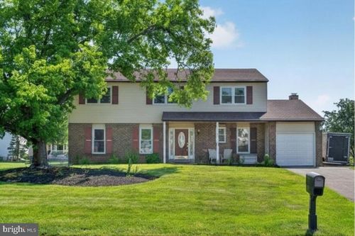 70 Redwood Dr, Richboro, PA, 18954-1652 | Card Image