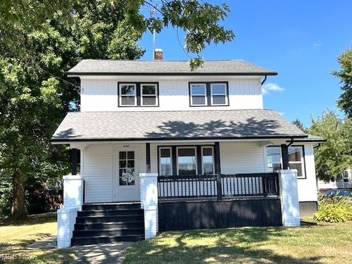 477 Robinson Ave, Barberton, OH, 44203-3627 | Card Image