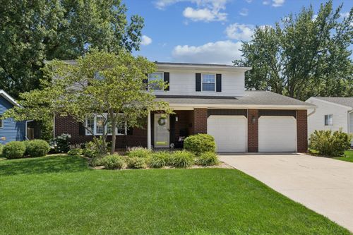 2305 E 31st St, Davenport, IA, 52807-2203 | Card Image