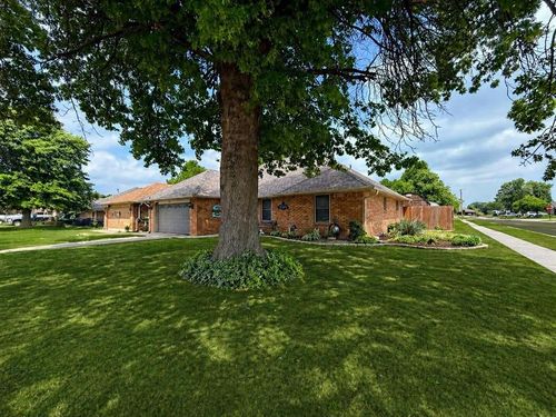 1425 Chimney Hill Rd, Yukon, OK, 73099-3108 | Card Image