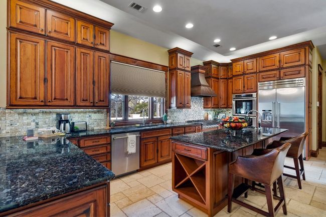 170 Goose Landing Way, Home with 5 bedrooms, 6 bathrooms and 3 parking in Harper TX | Image 20