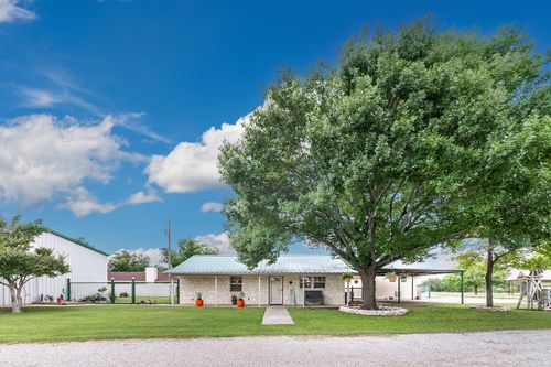307 E Loop Dr, Brady, TX, 76825-7878 | Card Image