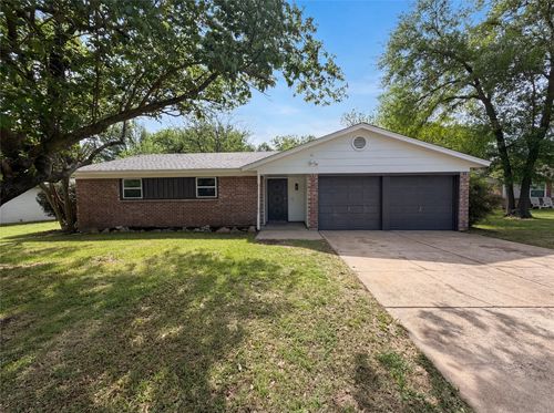 913 Jayellen Ct, Burleson, TX, 76028-5109 | Card Image