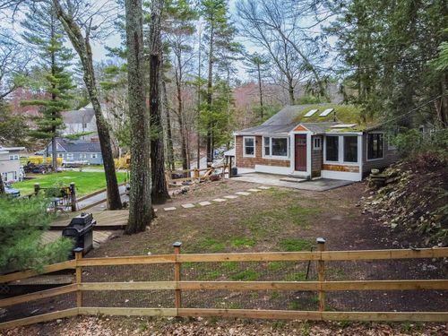 21 Hemlock Heights Rd, Atkinson, NH, 03811-2122 | Card Image