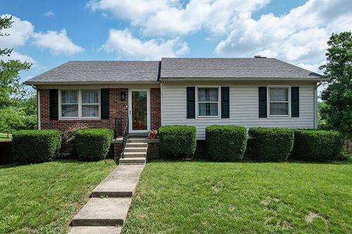 3700 Forest Green Dr, Lexington, KY, 40517-1910 | Card Image