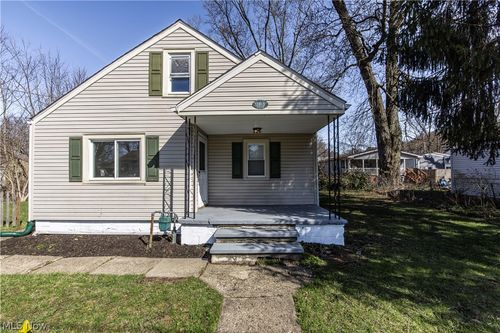 1463 4th St, Lakemore, OH, 44250-9515 | Card Image
