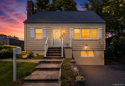 5 N Perkins Ave, Elmsford, NY, 10523-3207 | Card Image