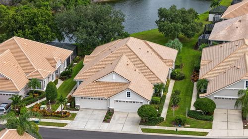 6937 Woodmore Ter, LAKEWOOD RANCH, FL, 34202-8956 | Card Image