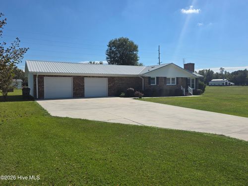 3067 Peacock Rd, Whiteville, NC, 28472-9098 | Card Image