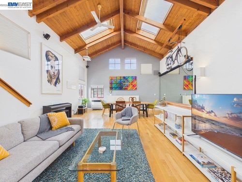 2-2932 Filbert St, Oakland, CA, 94608-4576 | Card Image