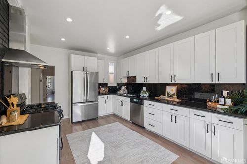 1019 Lincoln Way, San Francisco, CA, 94122-2217 | Card Image