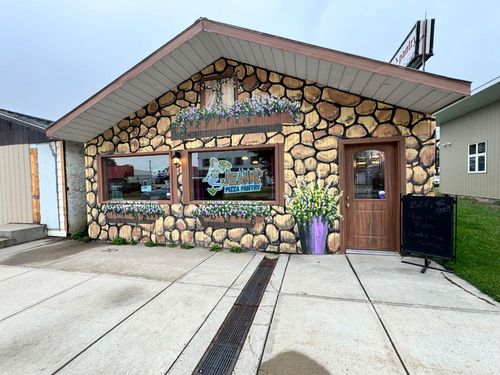 {{alt}} | Card Image