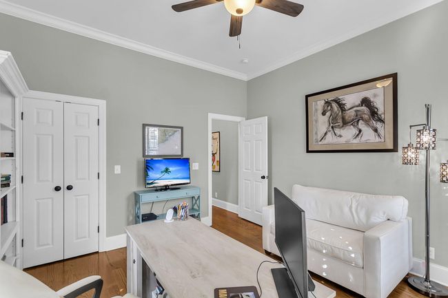 guest bedroom or office | Image 35