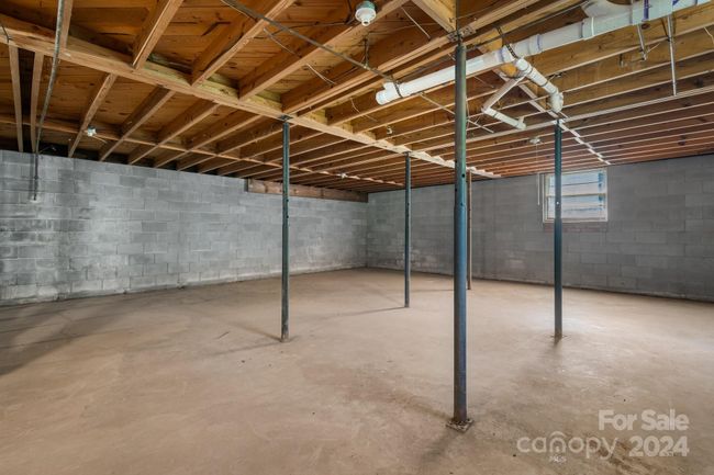 1230 2 Nd St Se, House other with 3 bedrooms, 2 bathrooms and null parking in Hickory NC | Image 44