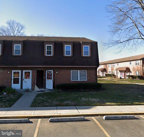 1233 Liberte Ct, BURLINGTON, NJ, 08016-2252 | Card Image