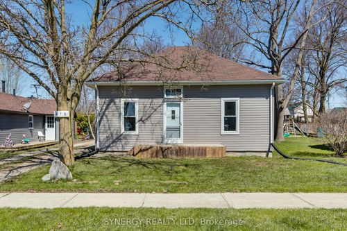473 Front St, Warwick, ON, N0M2S0 | Card Image