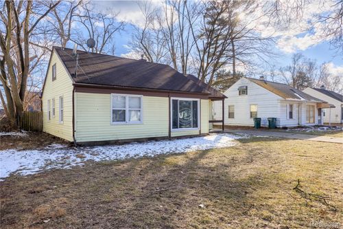 10731 Albany St, Oak Park, MI, 48237-3910 | Card Image