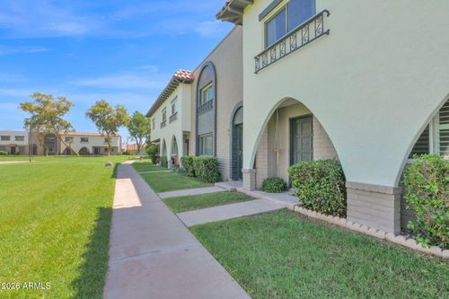 2930 E Clarendon Ave, Phoenix, AZ, 85016-7062 | Card Image