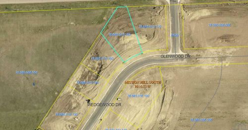 3007 Wedgewood Dr, Yankton, SD, 57078-5165 | Card Image