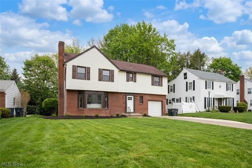 560 Mineola Ave, Akron, OH, 44320-1937 | Card Image