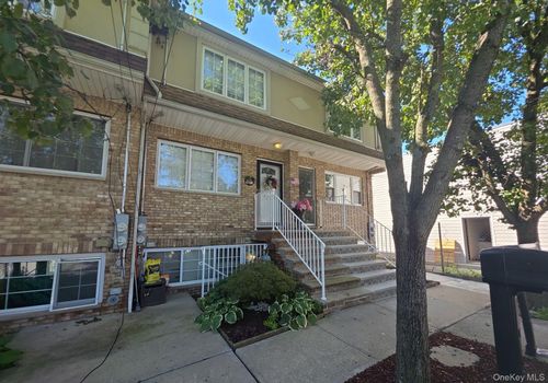 7306 Amboy Road, New York, NY, 10307 | Card Image