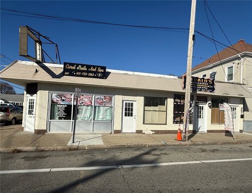 899 Cranston St, Cranston, RI, 02920-7842 | Card Image