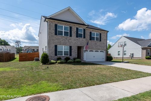 804 Spring Creek St, Maryville, TN, 37801-1597 | Card Image