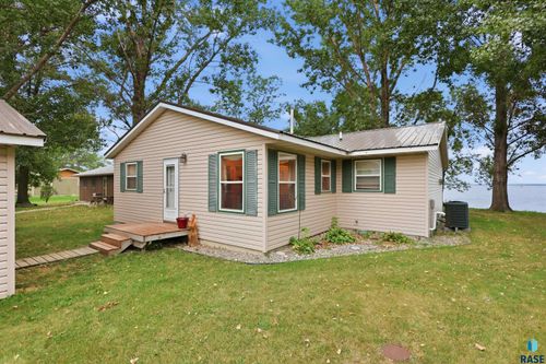 250 Se Lake Dr Drive, Estelline, SD, 57234 | Card Image